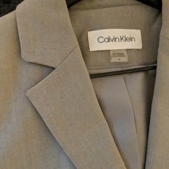 Light Grey Size 4 Calvin Klein Suit - Picture 6 of 7